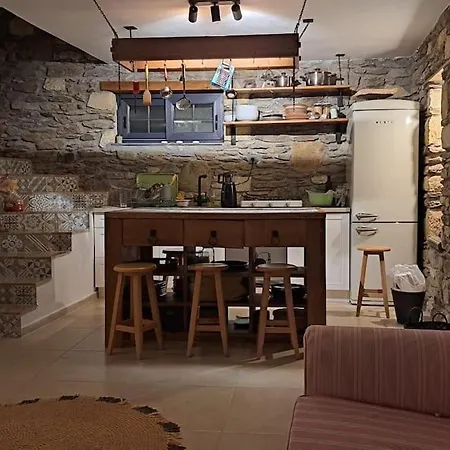 Tarihi Koeyde Tas Ev Villa Karaburun (Izmir)