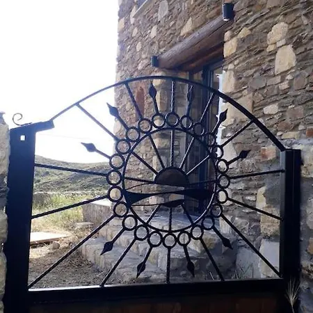 Villa Tarihi Koeyde Tas Ev Karaburun (Izmir)