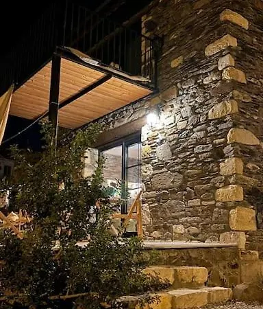 Tarihi Koeyde Tas Ev Karaburun (Izmir)