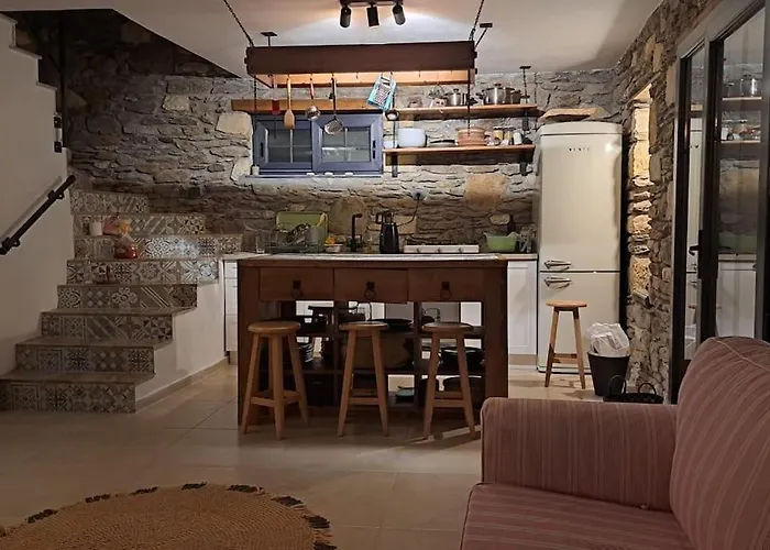 Tarihi Koeyde Tas Ev Vila Karaburun (Izmir)