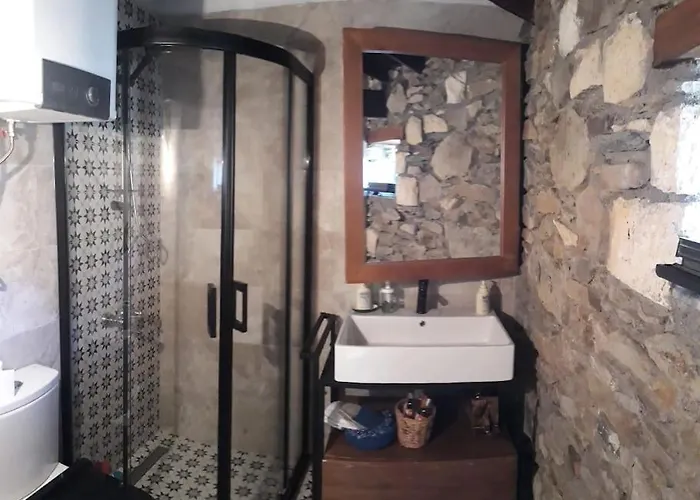 Tarihi Koeyde Tas Ev Karaburun (Izmir)