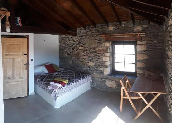 Villa Tarihi Koeyde Tas Ev Karaburun (Izmir)