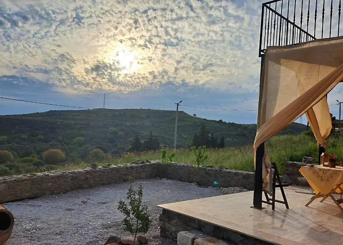 Tarihi Koeyde Tas Ev * Karaburun (Izmir)